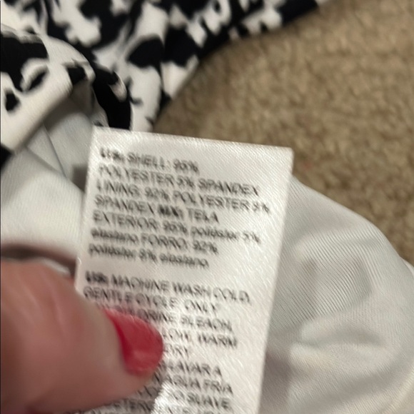 NWOT! White House Black Market Black and White Ruched Blouse - Picture 8 of 8